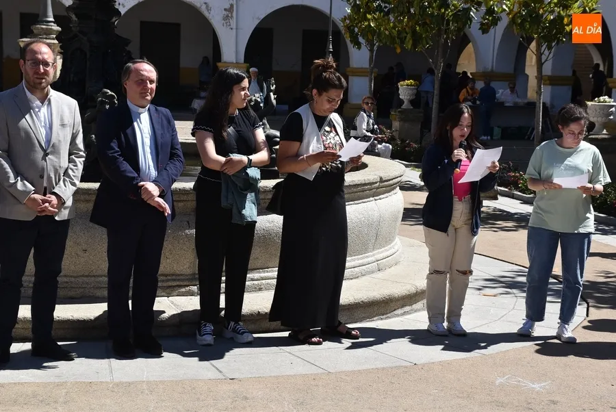 Foto 6 - C&aacute;ritas invita a dejar por escrito los gestos que &ldquo;abren caminos a la esperanza&rdquo;