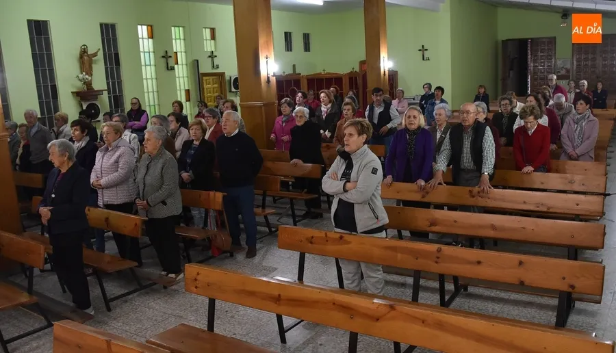 Foto 4 - D&iacute;a grande en la Parroquia de F&aacute;tima en honor a la Virgen que le da nombre