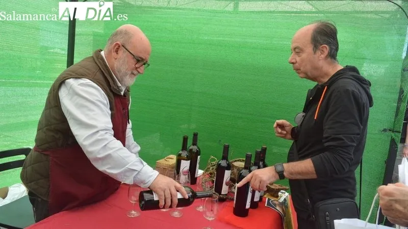 La XXI Feria del Queso, inaugurada esta mañana, ha contado con la presencia de autoridades y de muchos visitantes