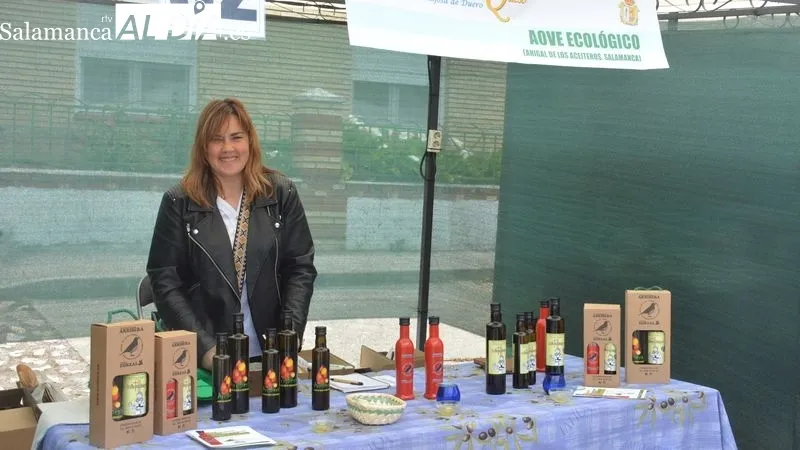 La XXI Feria del Queso, inaugurada esta mañana, ha contado con la presencia de autoridades y de muchos visitantes