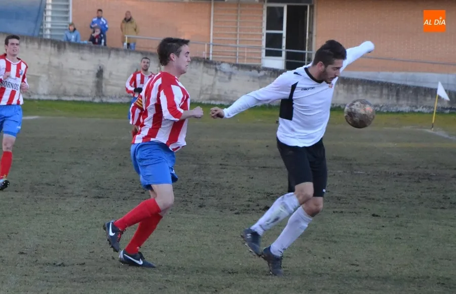 Imágenes del partido entre el Ciudad Rodrigo y la Gimnástica Medinense en enero de 2015