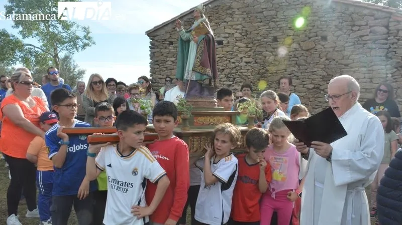 Foto 5 - La celebraci&oacute;n de San Gregorio congrega a los lumbralenses en Las Vi&ntilde;as