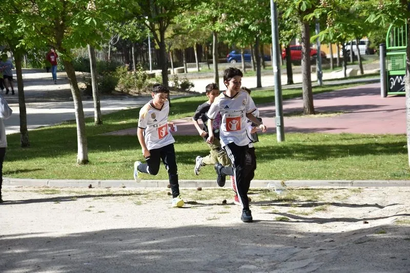 Carrera y bocadillo solidarios en el IES Mateo Hernández. Fotos: IES Mateo Hernández.