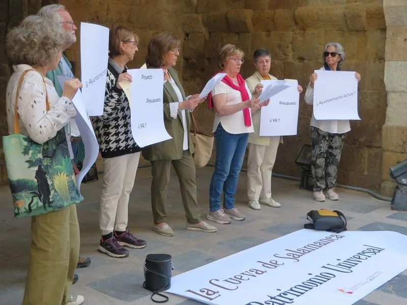 Foto 2 - Apelan a que la Junta y el Gobierno act&uacute;en ante "la indiferencia" del Ayuntamiento con la Cueva de Salamanca