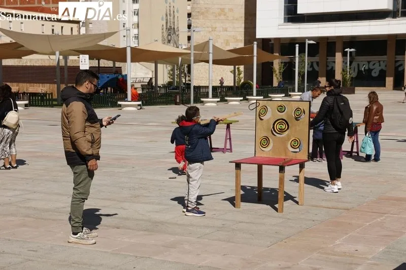 La plaza de la Concordia ha acogido actividades por el Día Internacional de la Familia. Fotos: David Sañudo