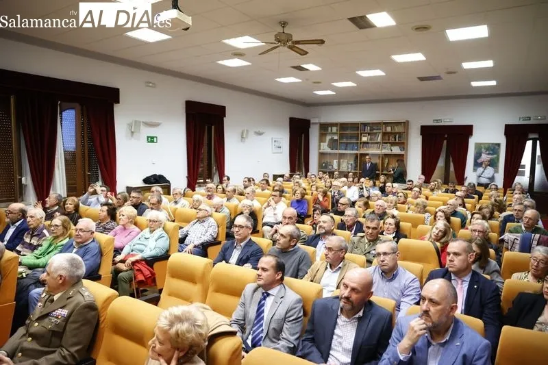 Presentación del documental 'Un destino en Monte Arruit' en el Casino de Salamanca. Fotos: David Sañudo