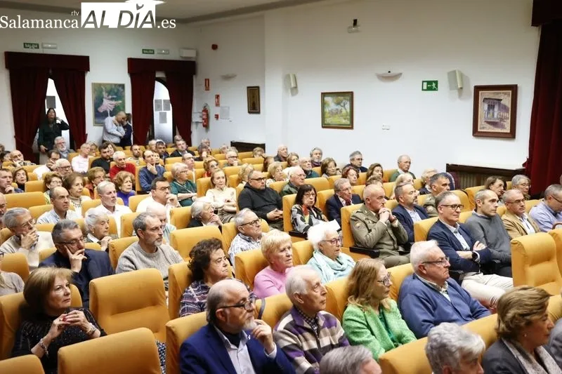 Presentación del documental 'Un destino en Monte Arruit' en el Casino de Salamanca. Fotos: David Sañudo