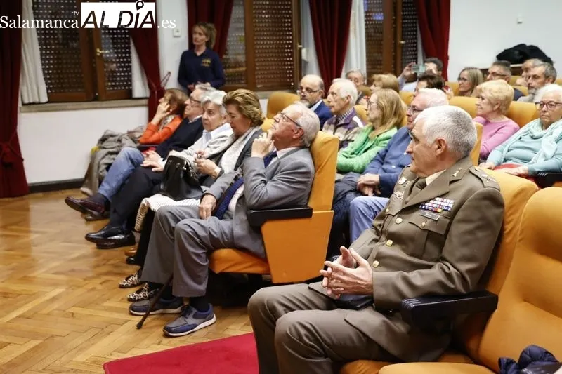 Presentación del documental 'Un destino en Monte Arruit' en el Casino de Salamanca. Fotos: David Sañudo