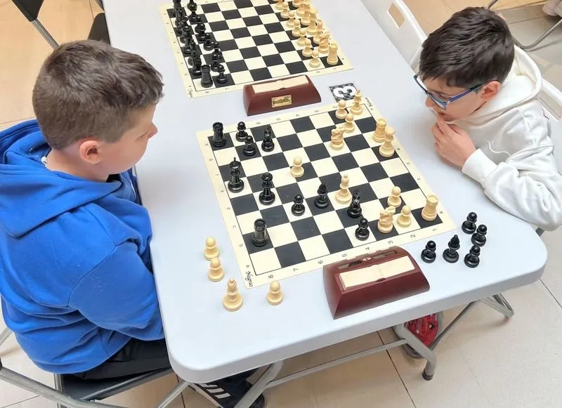 1er Festival de Ajedrez en el CC El Tormes, el séptimo torneo puntuable del circuito salmantino «Charrajedrez» con un gran éxito y récord de participación