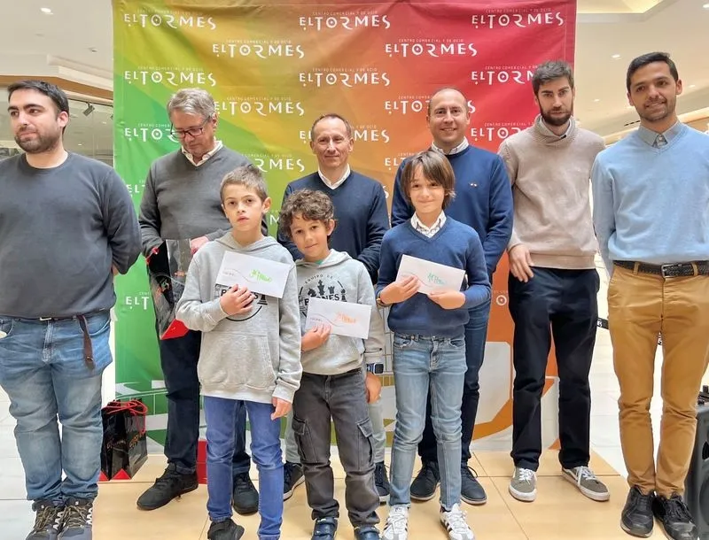 1er Festival de Ajedrez en el CC El Tormes, el séptimo torneo puntuable del circuito salmantino «Charrajedrez» con un gran éxito y récord de participación