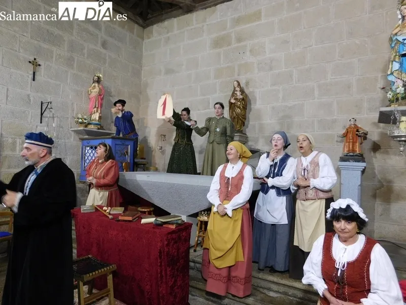Representación de la obra 'Buscando a Nebrija' en la localidad de Escuernavacas 