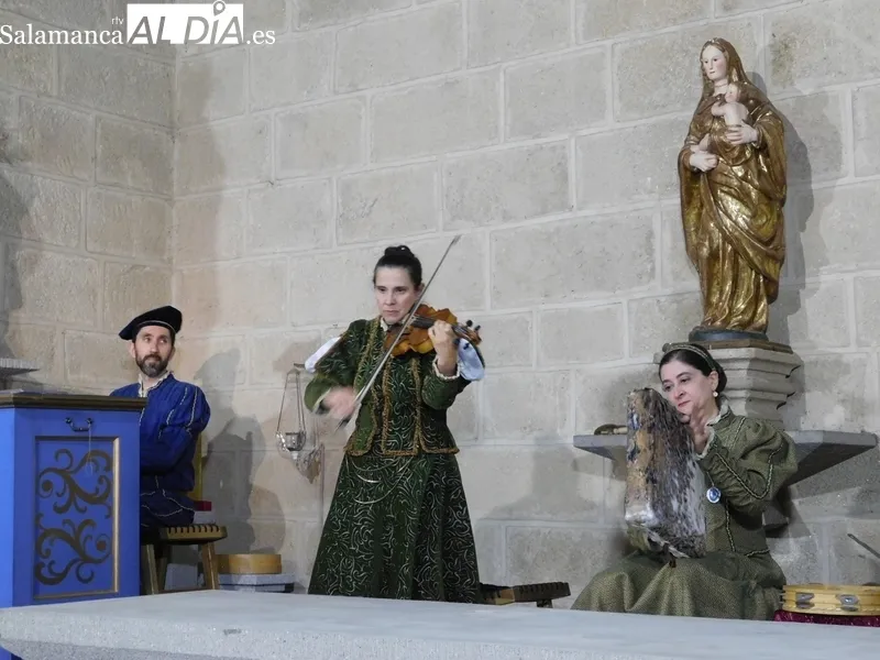 Representación de la obra 'Buscando a Nebrija' en la localidad de Escuernavacas 
