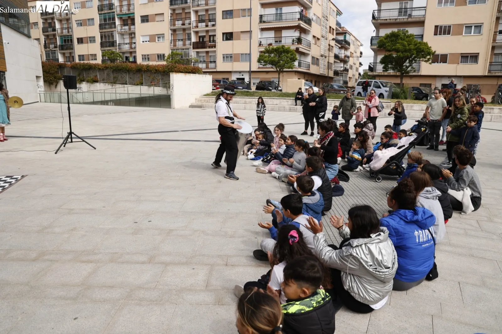 Espectáculo de circo en la plaza de Trujillo dentro de la Semana de las Artes Escénicas de El Rollo. Fotos: David Sañudo