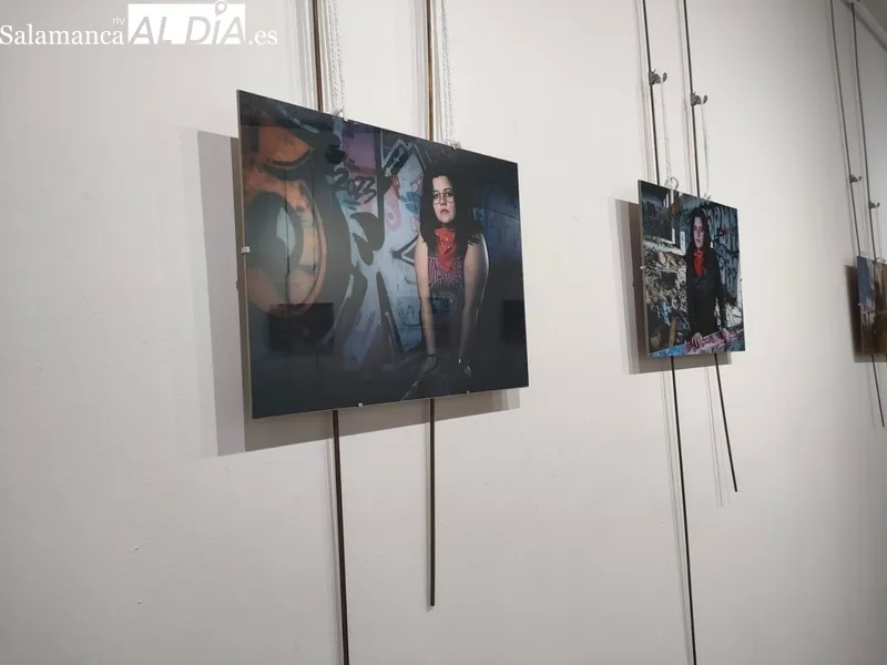 Inauguración de la exposición ‘Entre calles y plazas: retratos urbanos de Salamanca’, de Pedro Torres Marín, en el Espacio Joven de Salamanca. Fotos: R.M. García