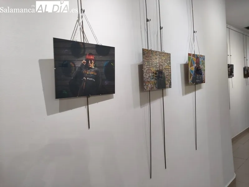 Inauguración de la exposición ‘Entre calles y plazas: retratos urbanos de Salamanca’, de Pedro Torres Marín, en el Espacio Joven de Salamanca. Fotos: R.M. García