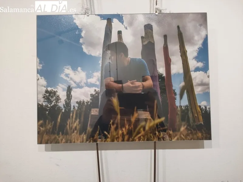 Inauguración de la exposición ‘Entre calles y plazas: retratos urbanos de Salamanca’, de Pedro Torres Marín, en el Espacio Joven de Salamanca. Fotos: R.M. García