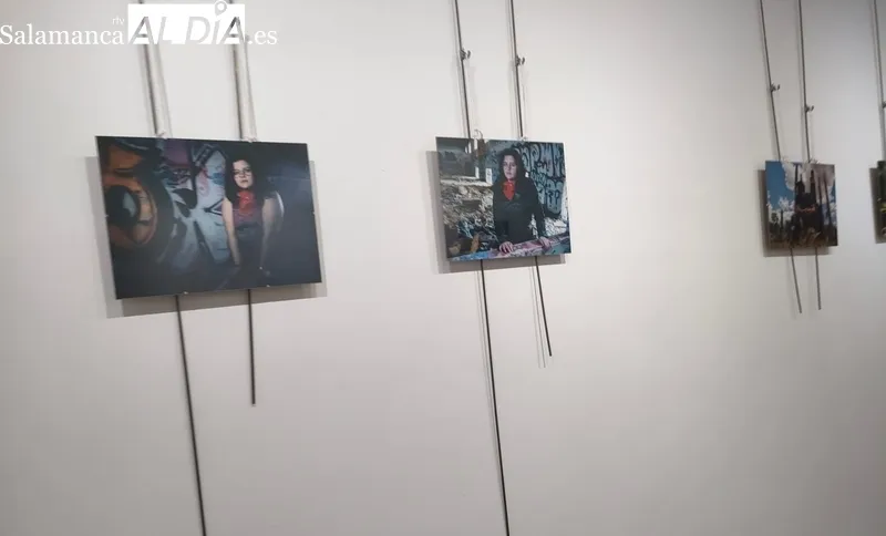 Inauguración de la exposición ‘Entre calles y plazas: retratos urbanos de Salamanca’, de Pedro Torres Marín, en el Espacio Joven de Salamanca. Fotos: R.M. García