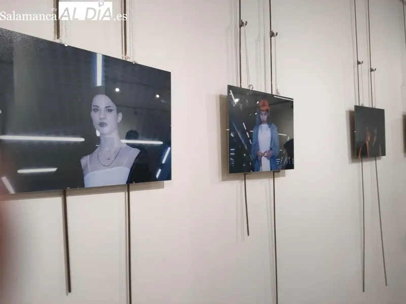 Inauguración de la exposición ‘Entre calles y plazas: retratos urbanos de Salamanca’, de Pedro Torres Marín, en el Espacio Joven de Salamanca. Fotos: R.M. García