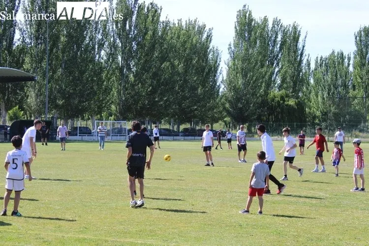 Foto 9 - El Alba de Tormes CF cierra la temporada con una fiesta