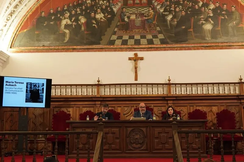 Entrega del Premio ‘María Teresa Aubach’ de Comunicación a Eladio Portela. 