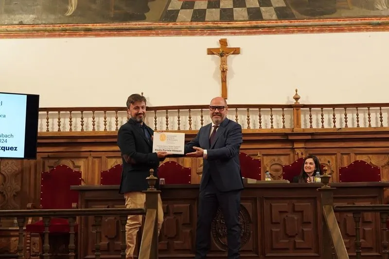 Entrega del Premio ‘María Teresa Aubach’ de Comunicación a Eladio Portela. 