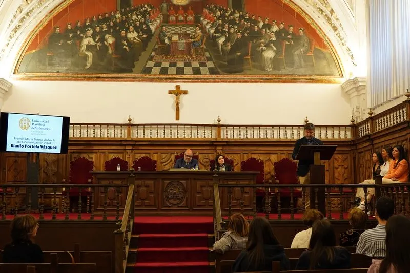 Entrega del Premio ‘María Teresa Aubach’ de Comunicación a Eladio Portela. 