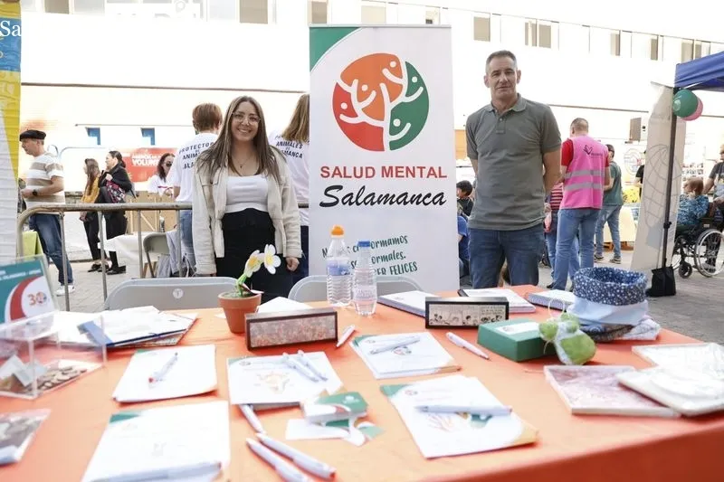 Feria de entidades de voluntariado 'Salamanca nos movemos' en La Alamedilla. Fotos: David Dañudo