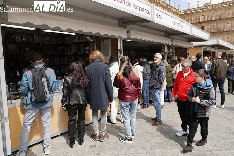 Primer día de la 42 Feria Municipal del Libro. Fotos: David Sañudo.