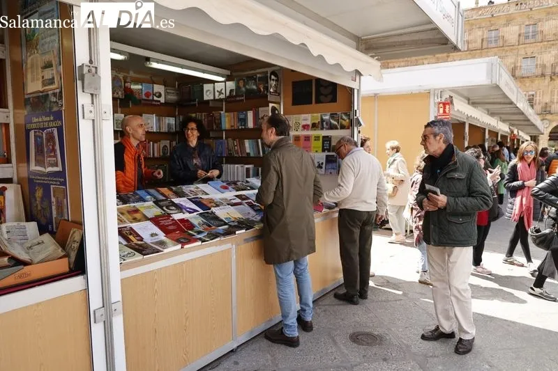 Primer día de la 42 Feria Municipal del Libro. Fotos: David Sañudo.