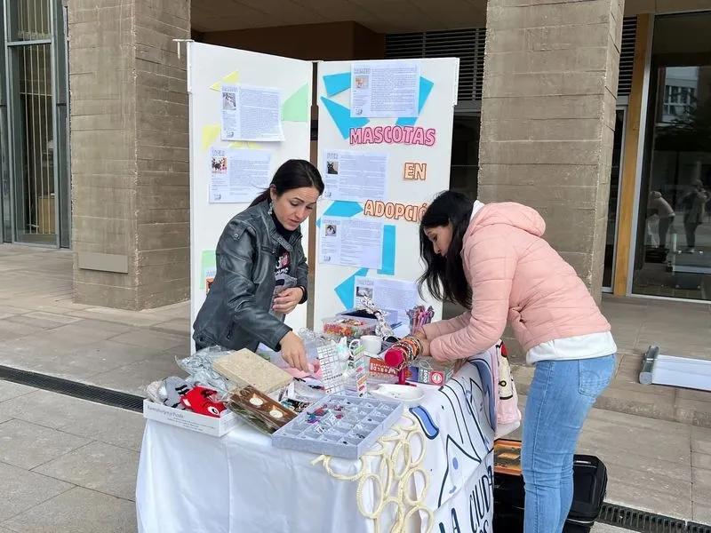 I Feria de Adopción de Mascotas en Carbajosa de la Sagrada.