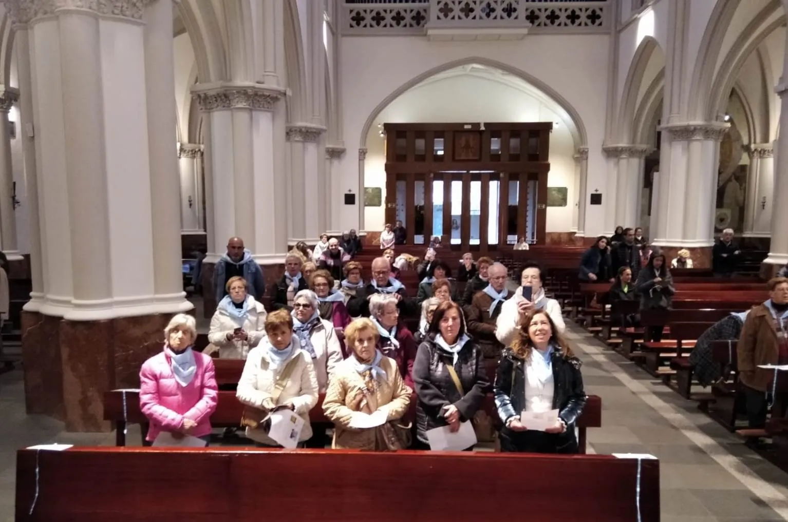 Foto 6 - 40 fieles mirobrigenses peregrinan a la Bas&iacute;lica de La Milagrosa de Madrid