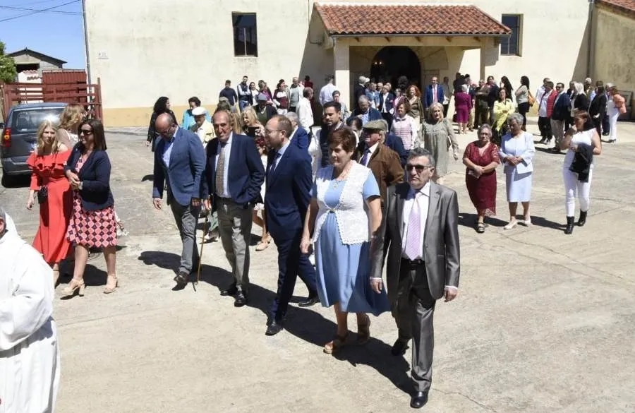 Foto 7 - Bocacara arranca sus fiestas patronales procesionando a San Miguel Arc&aacute;ngel
