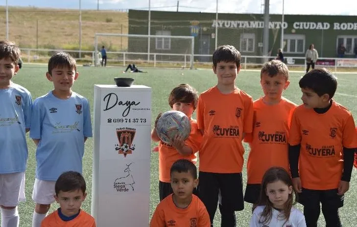 Foto 2 - La 1&ordf; Liga Prebenjam&iacute;n del Ciudad Rodrigo CF ya tiene finalistas