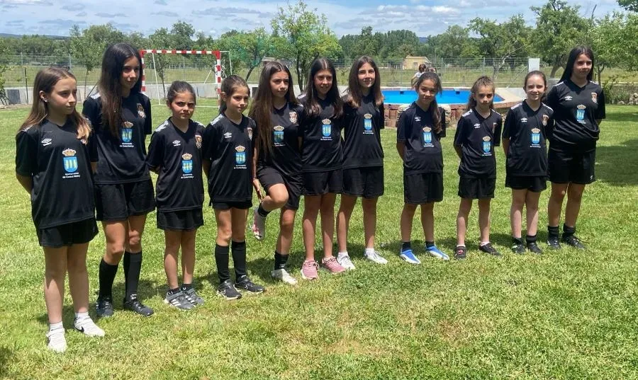 Foto 6 - El Alev&iacute;n Femenino del Ciudad Rodrigo celebra con sus familias el final de su 1&ordf; temporada