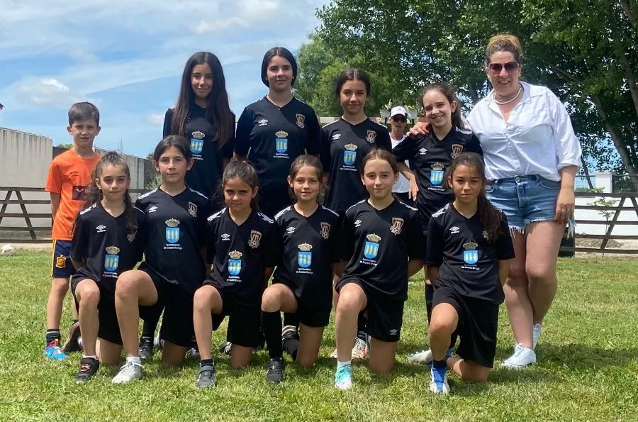 Foto 3 - El Alev&iacute;n Femenino del Ciudad Rodrigo celebra con sus familias el final de su 1&ordf; temporada