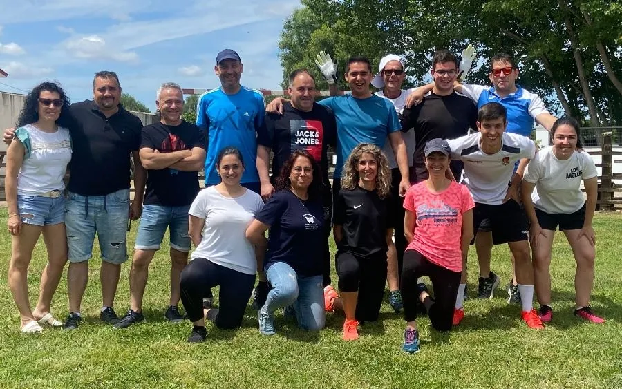 Foto 2 - El Alev&iacute;n Femenino del Ciudad Rodrigo celebra con sus familias el final de su 1&ordf; temporada