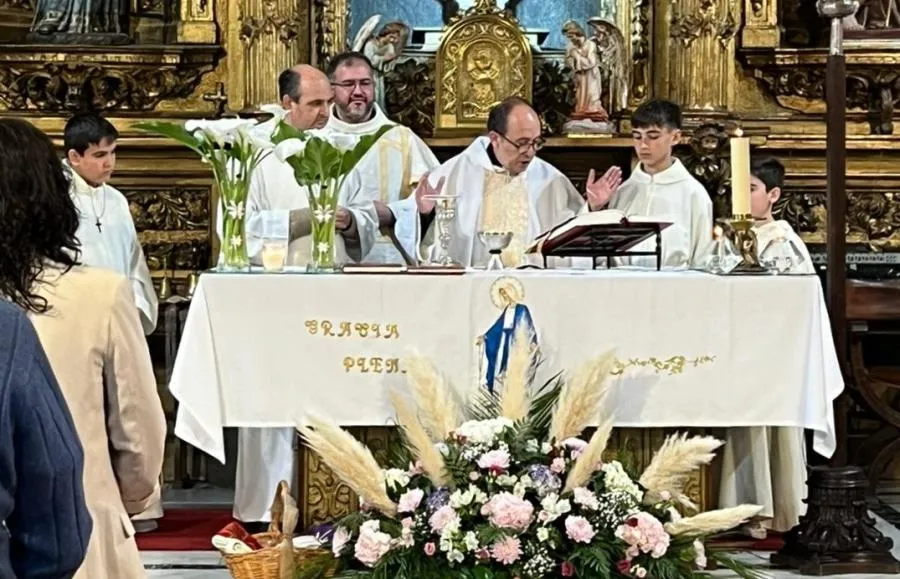 Foto 2 - San Andr&eacute;s festeja la ordenaci&oacute;n diaconal de Daniel Mielgo