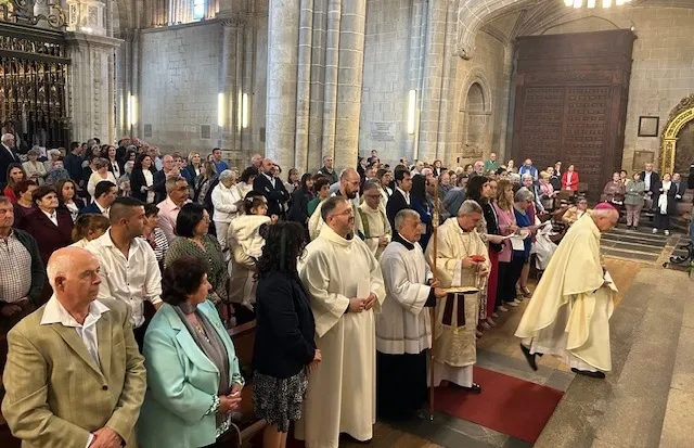 Foto 2 - Daniel Mielgo se convierte en el primer di&aacute;cono casado de la Di&oacute;cesis de Ciudad Rodrigo