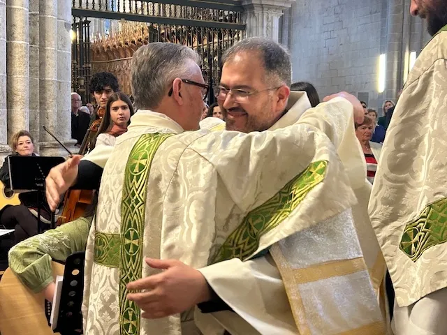 Foto 6 - Daniel Mielgo se convierte en el primer di&aacute;cono casado de la Di&oacute;cesis de Ciudad Rodrigo