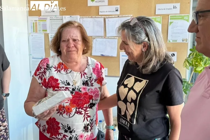 Foto 5 - Acopedis recuerda para siempre a Juan Madrid con una placa homenaje