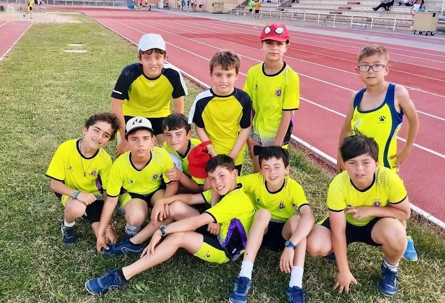 Foto 4 - Las Pistas del Helm&aacute;ntico acogen la celebraci&oacute;n fin de curso para la escuela municipal de Atletismo de Pe&ntilde;aranda