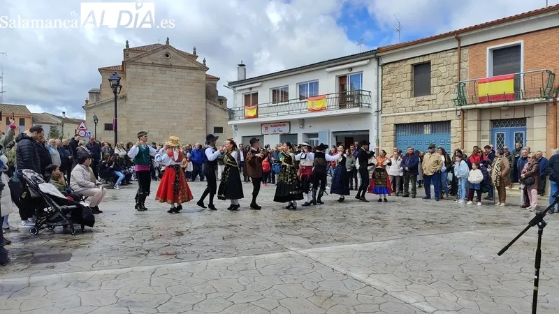 Concurrida feria de San Felipe en Barruecopardo, solo ensombrecida por la lluvia / CORRAL