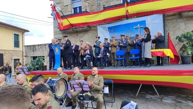 Concurrida feria de San Felipe en Barruecopardo, solo ensombrecida por la lluvia / CORRAL