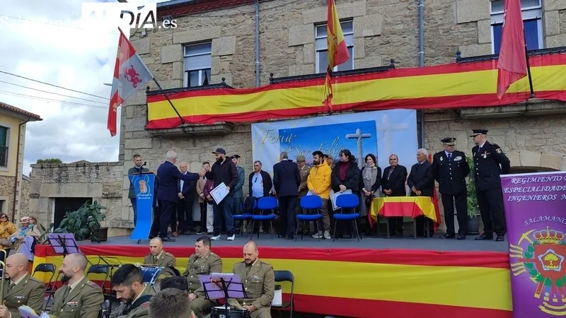 Concurrida feria de San Felipe en Barruecopardo, solo ensombrecida por la lluvia / CORRAL