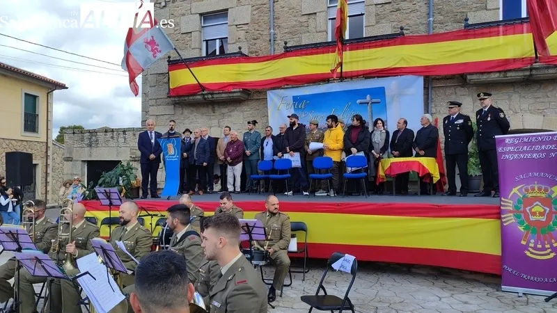 Concurrida feria de San Felipe en Barruecopardo, solo ensombrecida por la lluvia / CORRAL