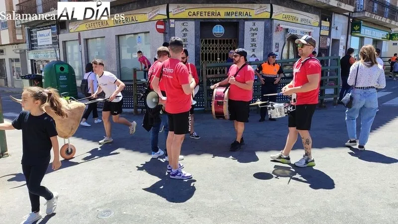 Encierro del viernes de Corpus y encierro infantil en Vitigudino / CORRAL