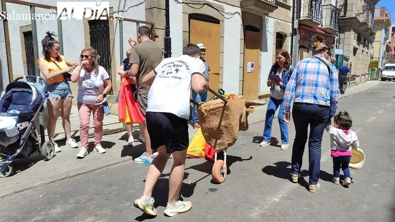 Encierro del viernes de Corpus y encierro infantil en Vitigudino / CORRAL