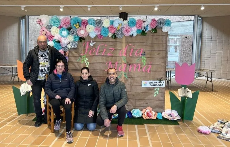 Actividad por el Día de la Madre en Carbajosa
