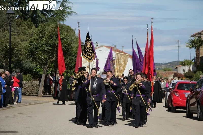 Foto 8 - La Banda Esperanza recorre las calles de San Felices acompa&ntilde;ando a Jes&uacute;s Nazareno