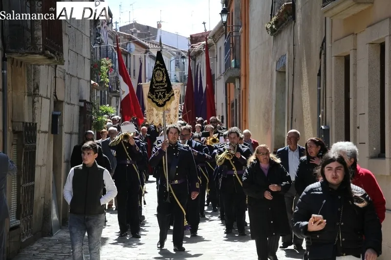 Foto 4 - La Banda Esperanza recorre las calles de San Felices acompa&ntilde;ando a Jes&uacute;s Nazareno